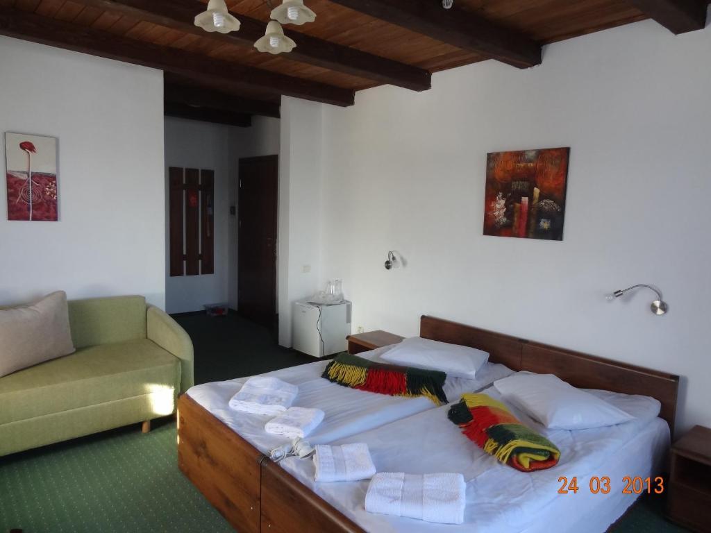 Alpenhof Pansion Hotel Slavske Room photo
