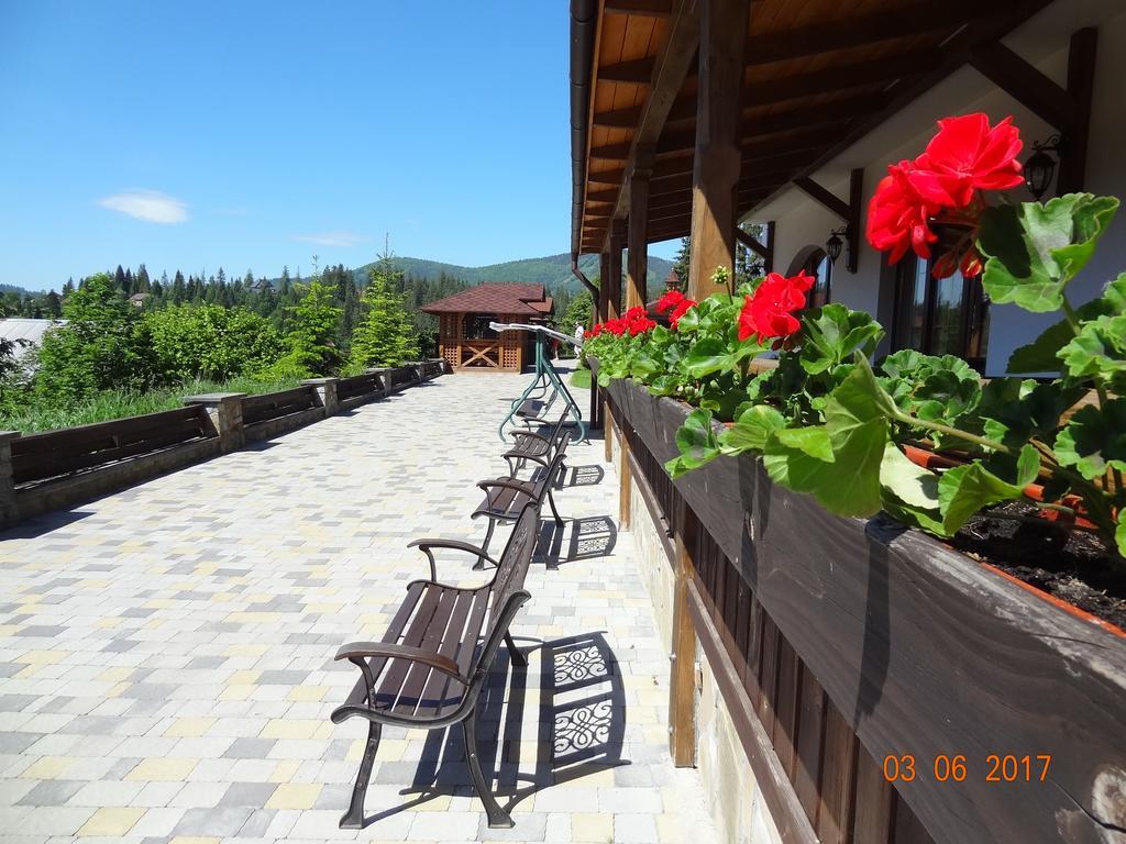 Alpenhof Pansion Hotel Slavske Exterior photo